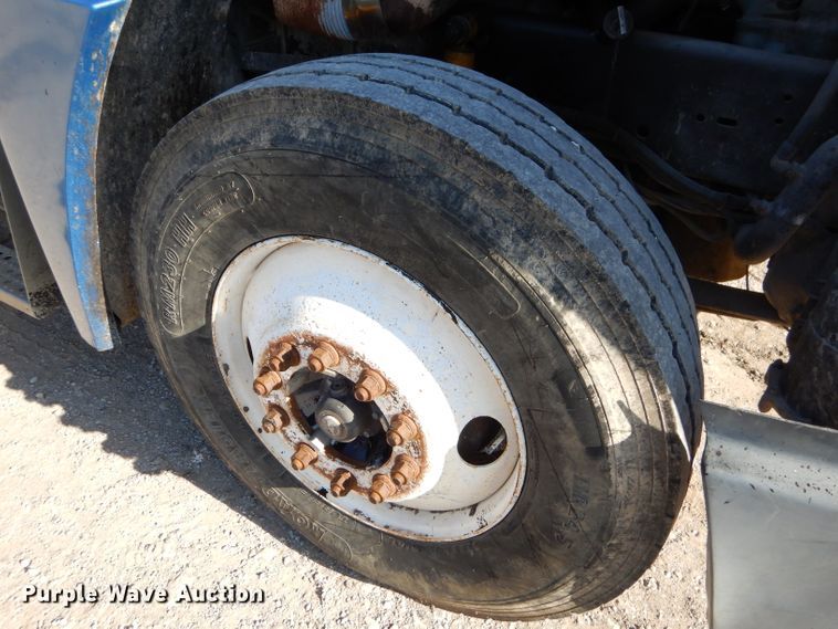 image for item FA9781 1999 Freightliner FLD semi truck