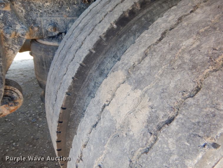 image for item FA9781 1999 Freightliner FLD semi truck