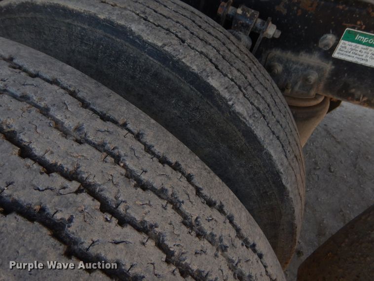 image for item FA9781 1999 Freightliner FLD semi truck