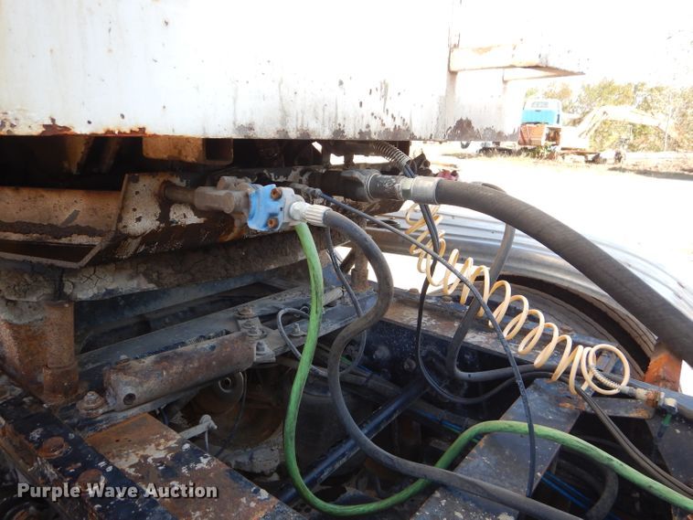 image for item FA9781 1999 Freightliner FLD semi truck