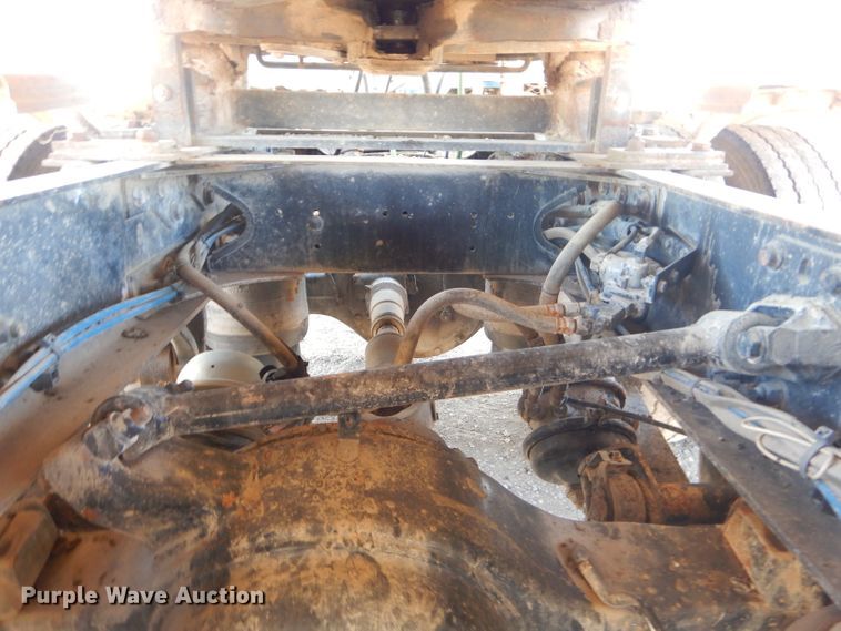 image for item FA9781 1999 Freightliner FLD semi truck