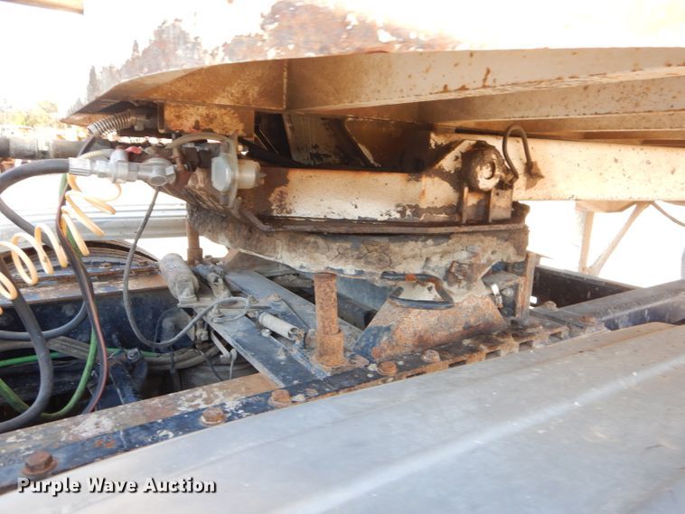 image for item FA9781 1999 Freightliner FLD semi truck