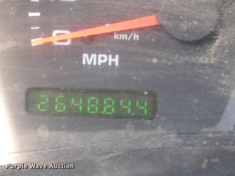 image for item FA9807 2003 Ford F250 Super Duty utility bed pickup truck