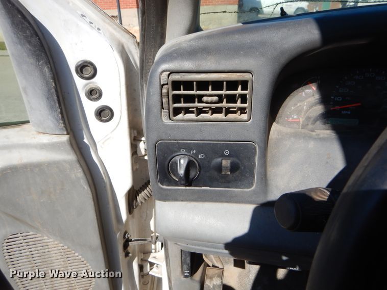 image for item FA9807 2003 Ford F250 Super Duty utility bed pickup truck