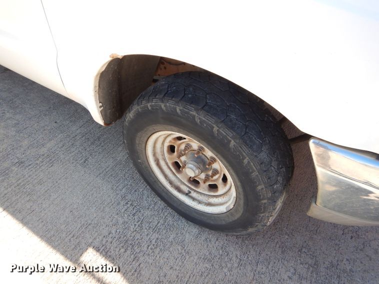 image for item FA9807 2003 Ford F250 Super Duty utility bed pickup truck