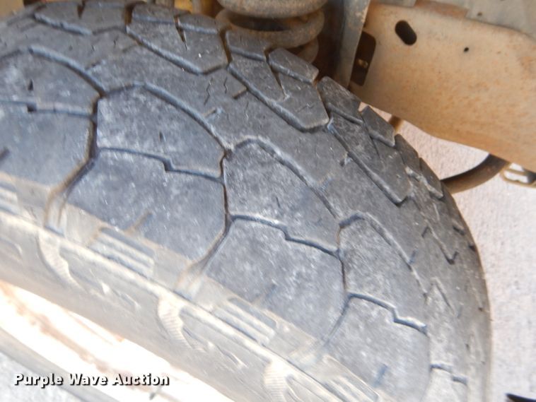 image for item FA9807 2003 Ford F250 Super Duty utility bed pickup truck