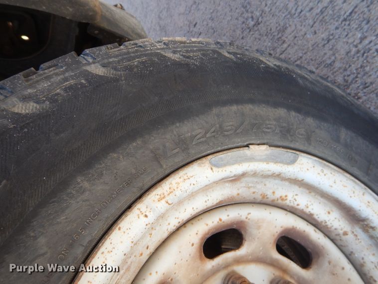 image for item FA9807 2003 Ford F250 Super Duty utility bed pickup truck