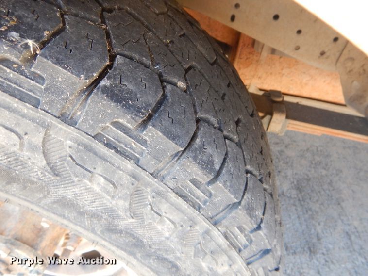 image for item FA9807 2003 Ford F250 Super Duty utility bed pickup truck