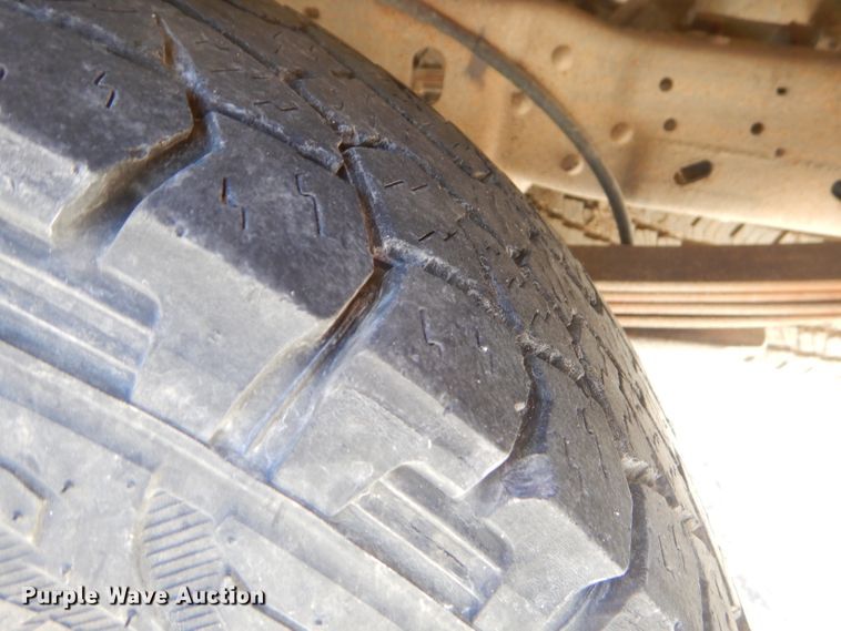 image for item FA9807 2003 Ford F250 Super Duty utility bed pickup truck