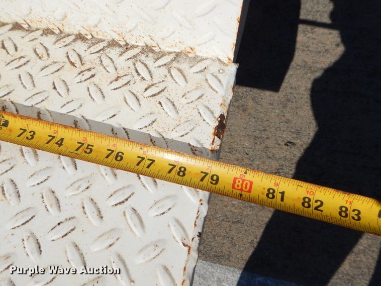 image for item FA9807 2003 Ford F250 Super Duty utility bed pickup truck