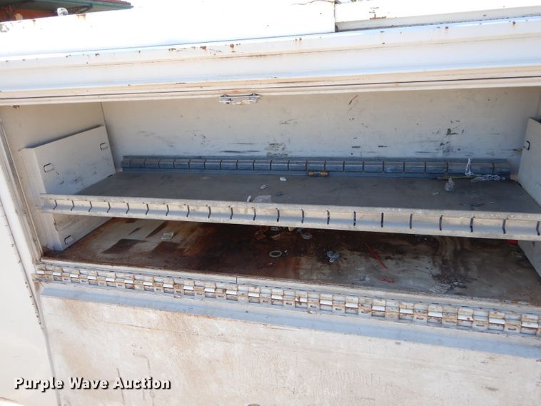 image for item FA9807 2003 Ford F250 Super Duty utility bed pickup truck