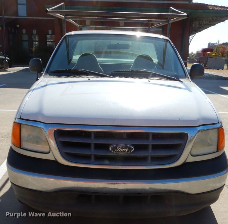 image for item FA9809 2004 Ford F150 pickup truck