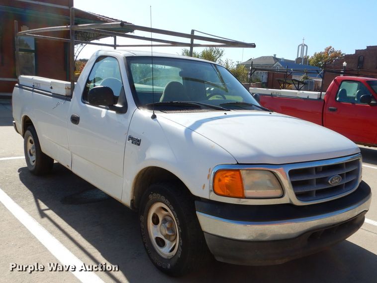 image for item FA9809 2004 Ford F150 pickup truck