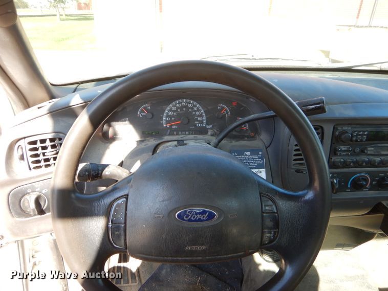 image for item FA9809 2004 Ford F150 pickup truck