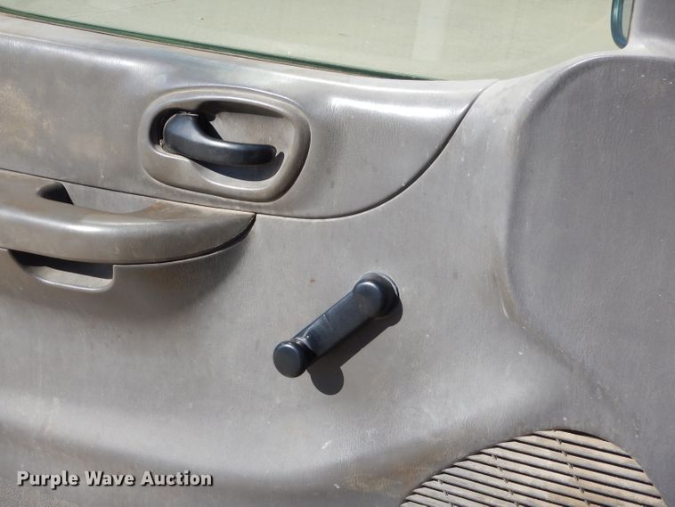 image for item FA9809 2004 Ford F150 pickup truck