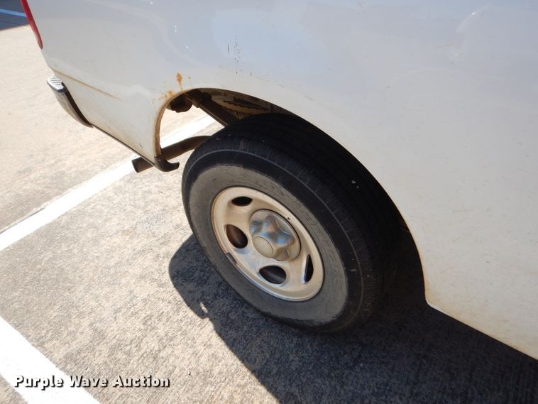 image for item FA9809 2004 Ford F150 pickup truck