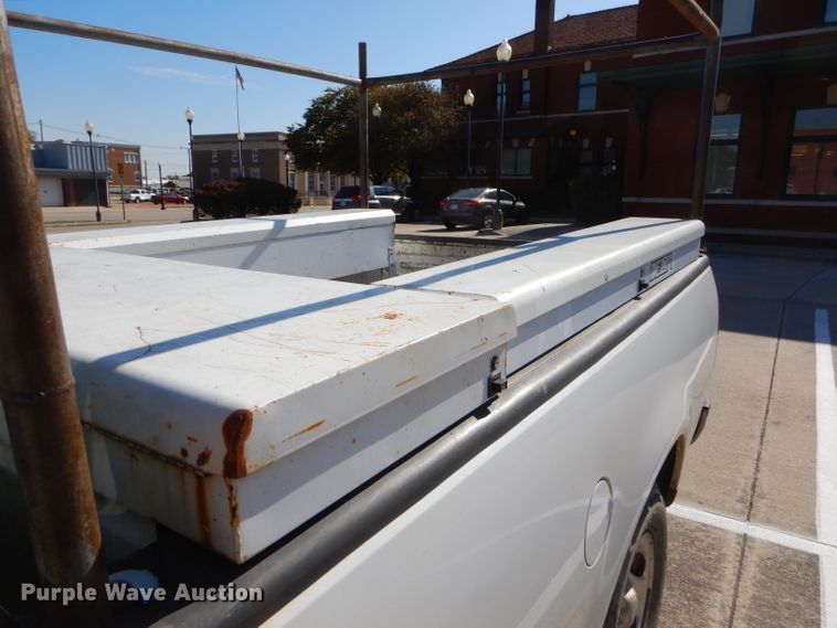 image for item FA9809 2004 Ford F150 pickup truck