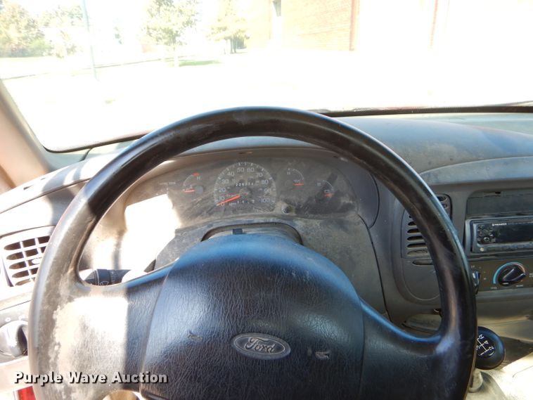 image for item FA9810 1998 Ford F150 pickup truck