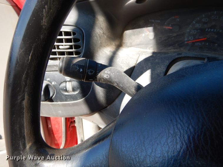 image for item FA9810 1998 Ford F150 pickup truck