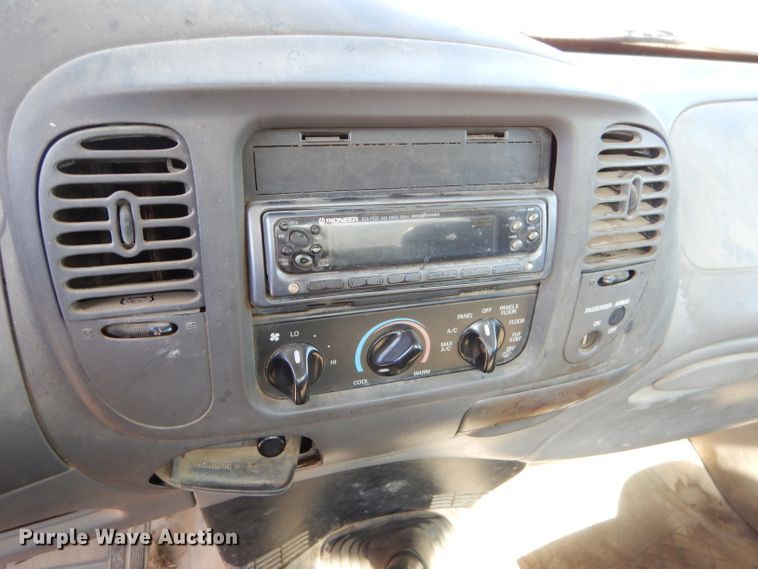 image for item FA9810 1998 Ford F150 pickup truck