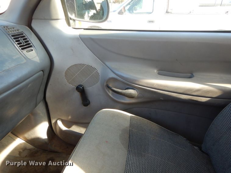 image for item FA9810 1998 Ford F150 pickup truck