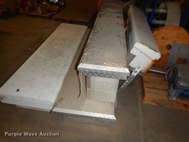 image for item FA9813 Automotive supplies