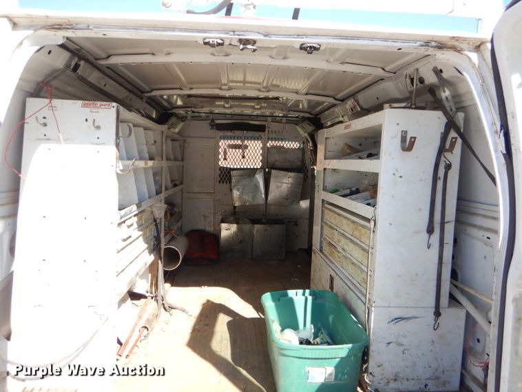 image for item FA9819 2007 Ford E150 van