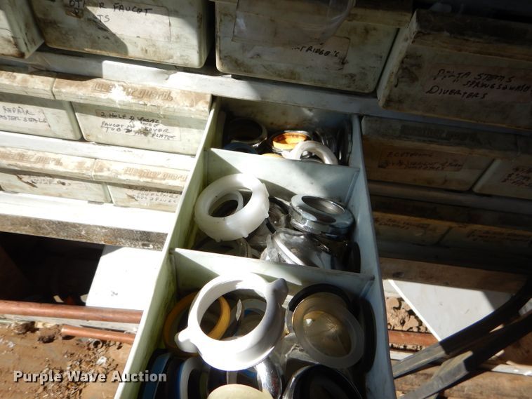 image for item FA9819 2007 Ford E150 van