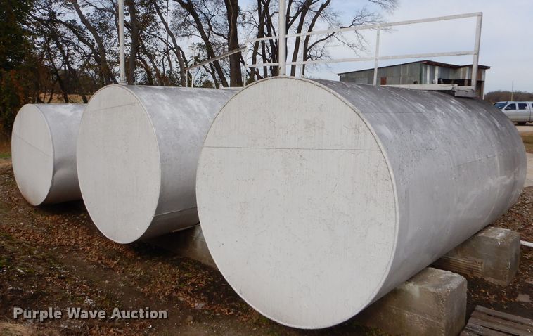 image for item FA9824 Fuel station