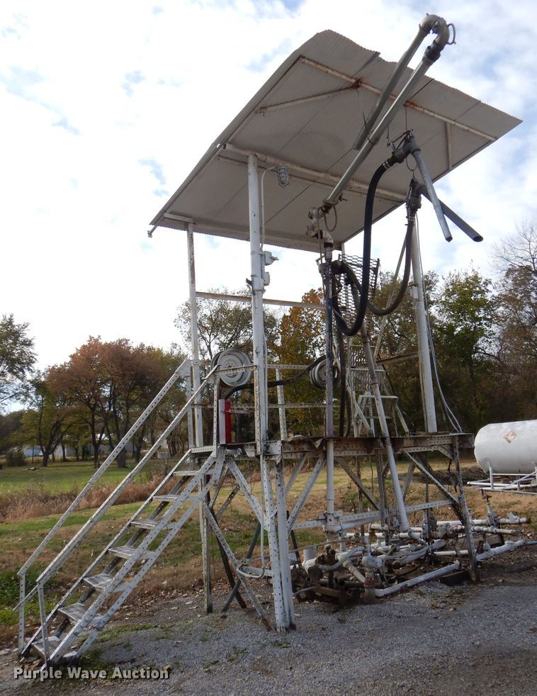 image for item FA9824 Fuel station