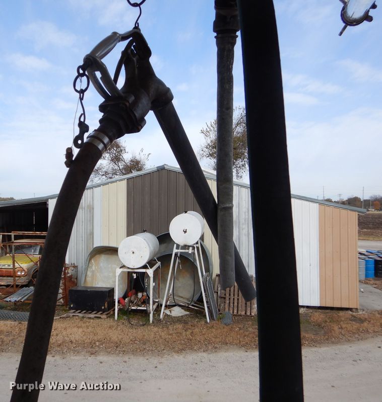 image for item FA9824 Fuel station