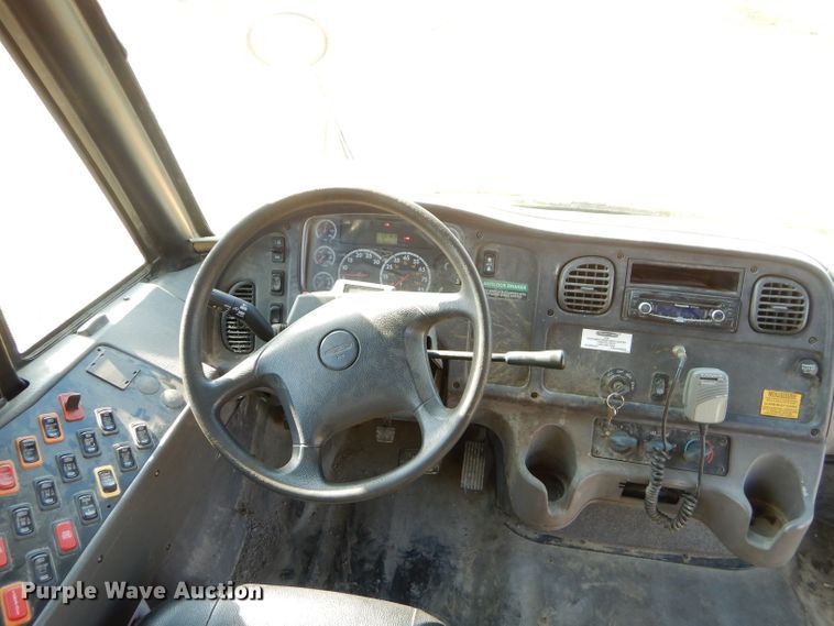 image for item FA9825 2008 Freightliner Thomas school bus