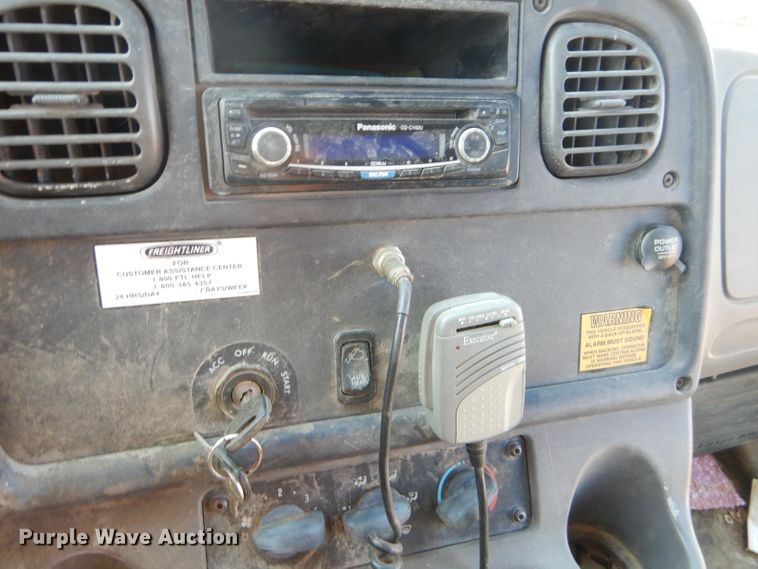 image for item FA9825 2008 Freightliner Thomas school bus