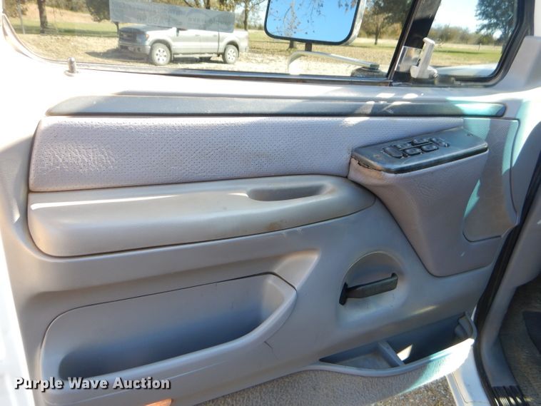 image for item FA9826 1997 Ford F350 XLT Crew Cab pickup truck