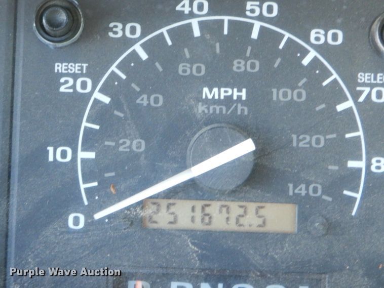 image for item FA9826 1997 Ford F350 XLT Crew Cab pickup truck