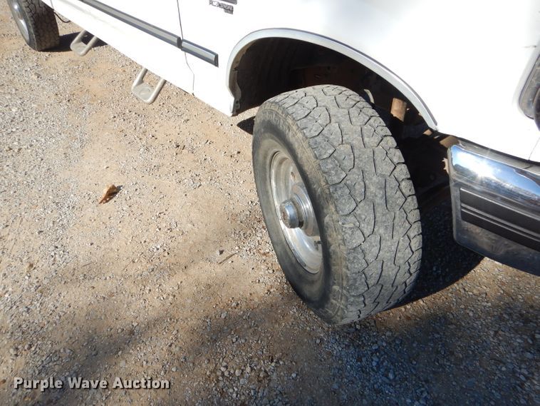 image for item FA9826 1997 Ford F350 XLT Crew Cab pickup truck