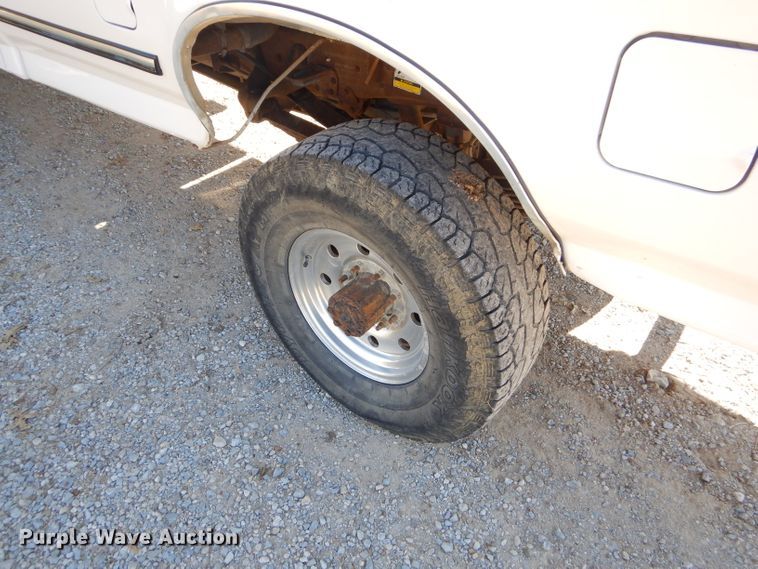 image for item FA9826 1997 Ford F350 XLT Crew Cab pickup truck