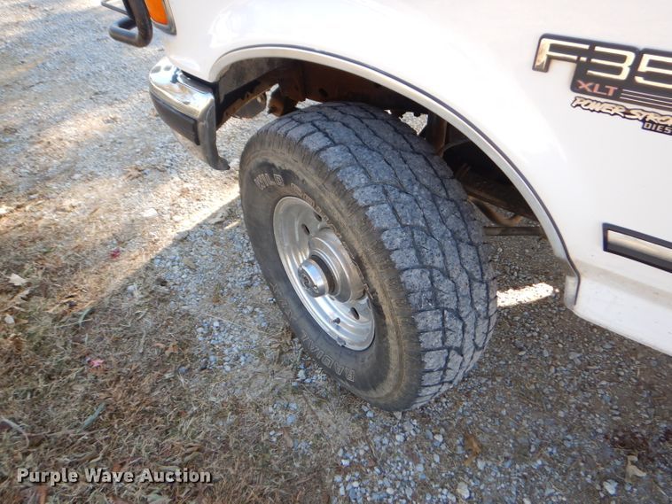 image for item FA9826 1997 Ford F350 XLT Crew Cab pickup truck