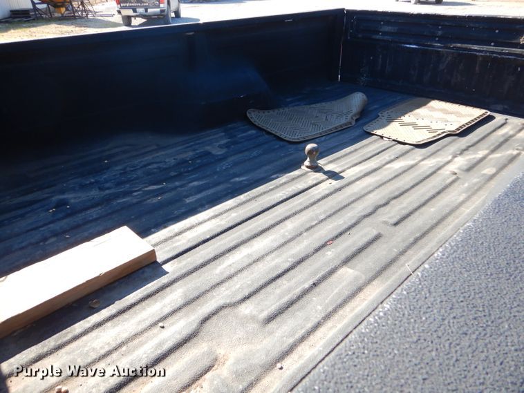 image for item FA9826 1997 Ford F350 XLT Crew Cab pickup truck