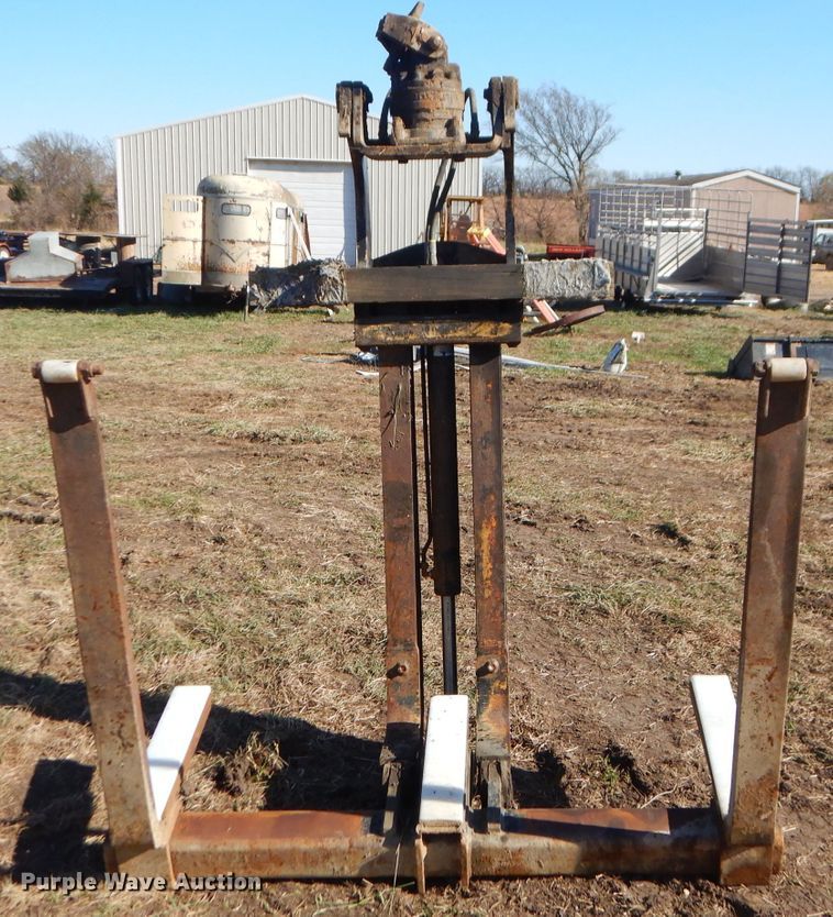 image for item FA9833 2000 Kinshofer pallet fork attachment