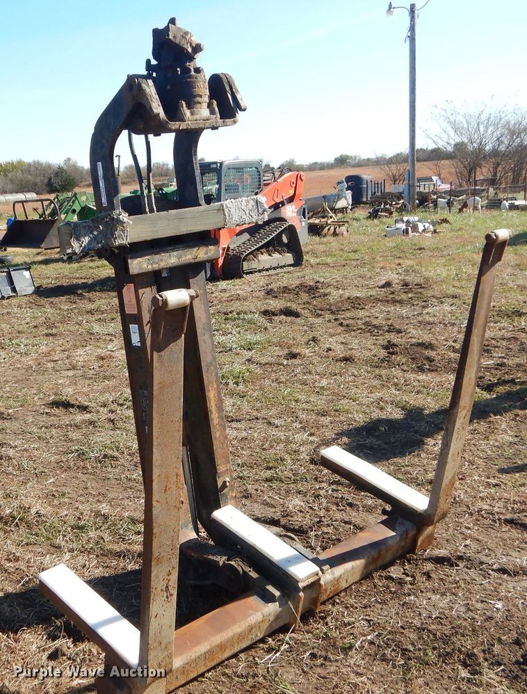 image for item FA9833 2000 Kinshofer pallet fork attachment