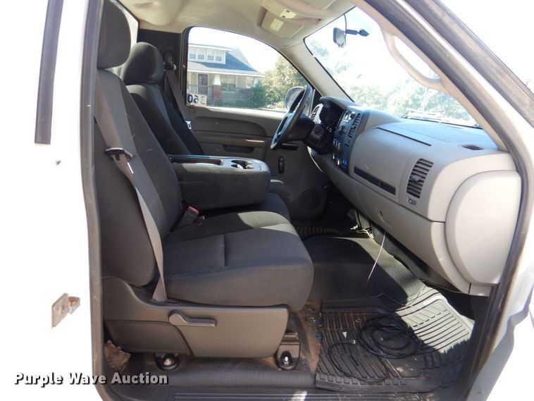 image for item FF9001 2011 Chevrolet Silverado 1500 pickup truck