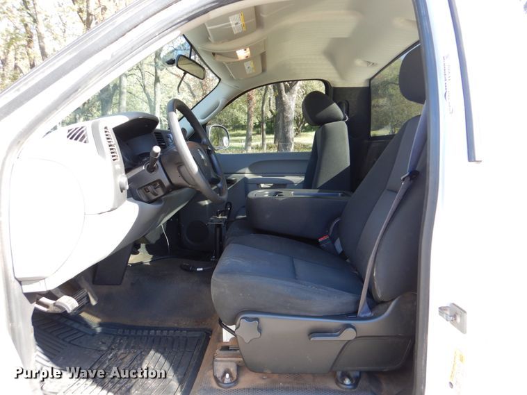 image for item FF9002 2011 Chevrolet Silverado 1500 pickup truck