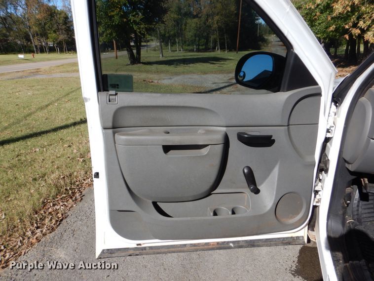 image for item FF9002 2011 Chevrolet Silverado 1500 pickup truck