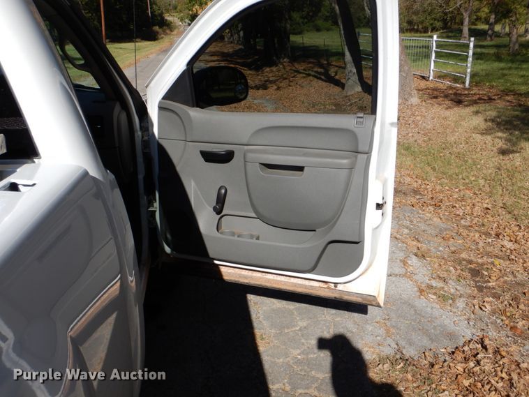 image for item FF9002 2011 Chevrolet Silverado 1500 pickup truck