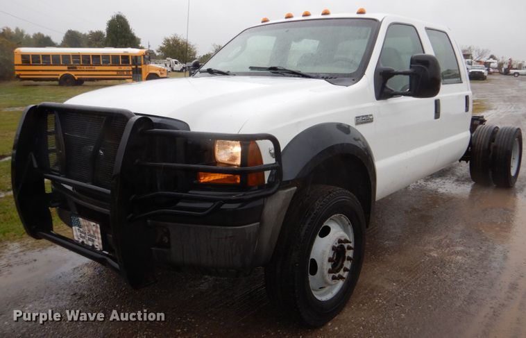 image for item FF9041 2007 Ford F450 Super Duty Crew Cab truck cab and chassis