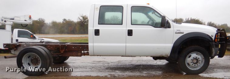 image for item FF9041 2007 Ford F450 Super Duty Crew Cab truck cab and chassis