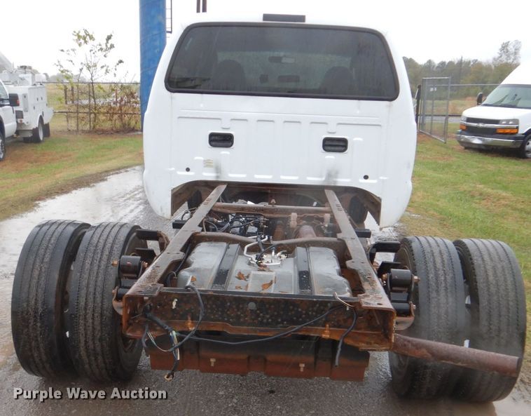 image for item FF9041 2007 Ford F450 Super Duty Crew Cab truck cab and chassis