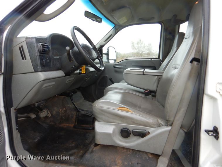 image for item FF9041 2007 Ford F450 Super Duty Crew Cab truck cab and chassis