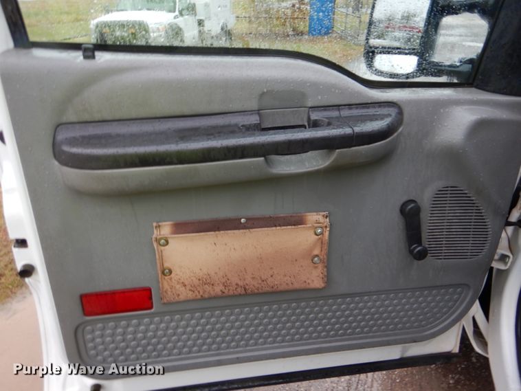 image for item FF9041 2007 Ford F450 Super Duty Crew Cab truck cab and chassis